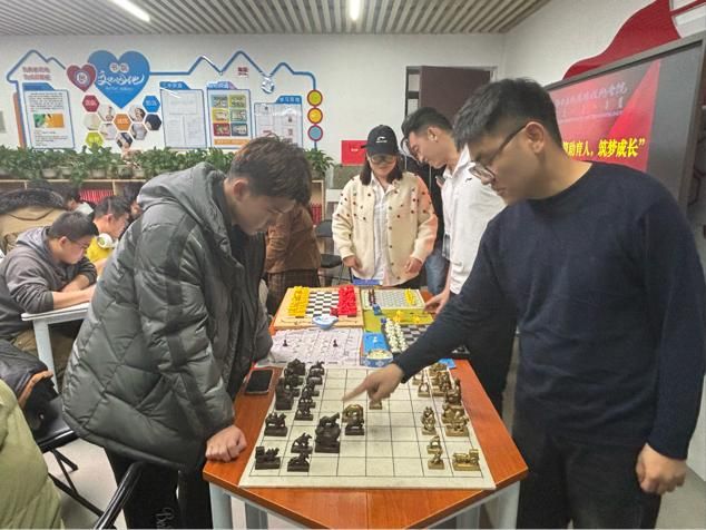 20241127资助育人“棋韵悠扬,非遗进校园”信息工程系中华小棋种展示互动类活动圆满举办!5.jpg